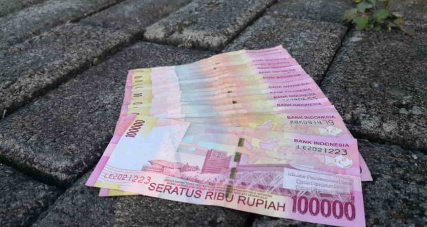 Harta Menjadi Berkah karena Sedekah - MuadzDotCom - Sahabat Belajar Islam